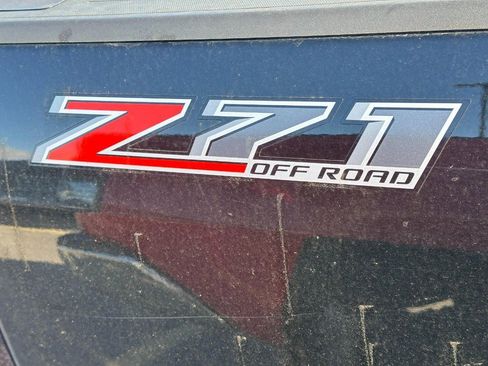 Used 2017 Chevrolet Colorado Z71 w/ Z71 Midnight Edition image 7