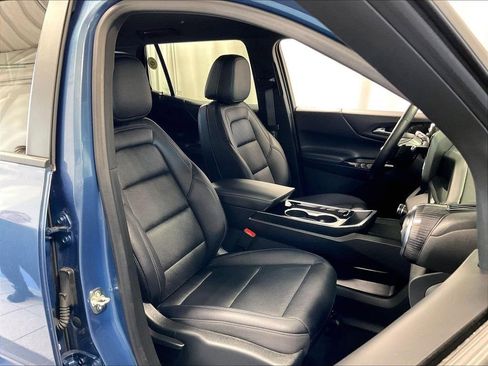 Used 2025 Chevrolet Equinox LT w/ Convenience Package II AWD/4WD image 11