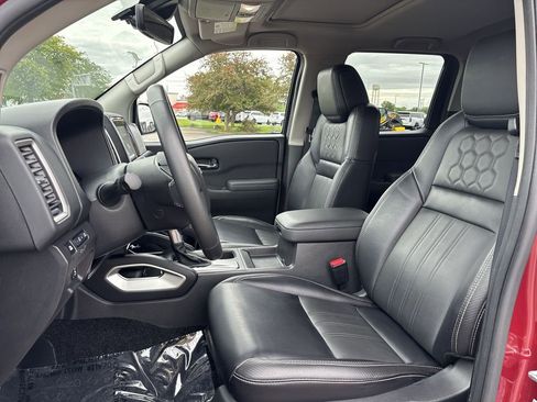 Certified 2024 Nissan Frontier SL AWD/4WD image 19