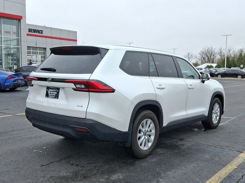 Used 2024 Toyota Grand Highlander XLE image 6