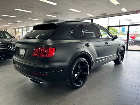Used 2017 Bentley Bentayga image 5