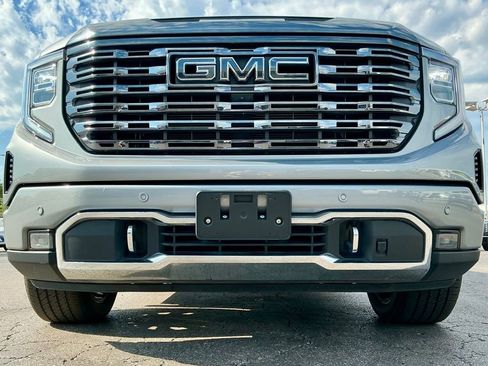 Used 2024 GMC Sierra 1500 Denali Ultimate AWD/4WD image 9