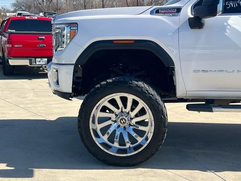 Used 2022 GMC Sierra 2500 Denali image 8