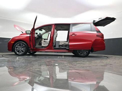 New 2026 Honda Odyssey Touring image 30