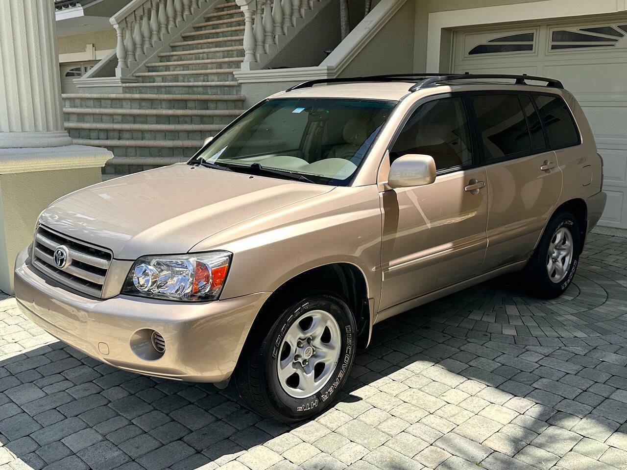 Used 2005 Toyota Highlander 2WD V6 w/ 3rd Row image 28