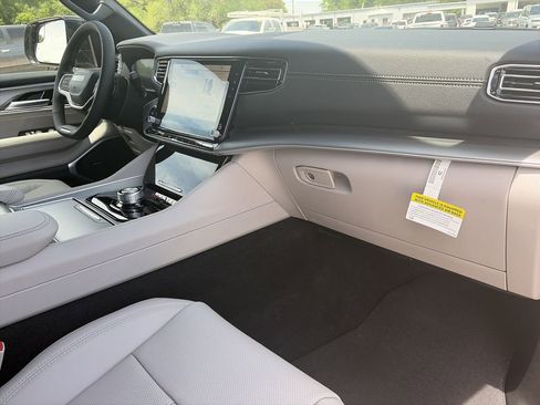 New 2026 Jeep Grand Wagoneer 2WD image 35