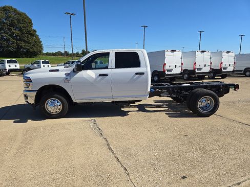 New 2026 RAM 3500 Tradesman image 2