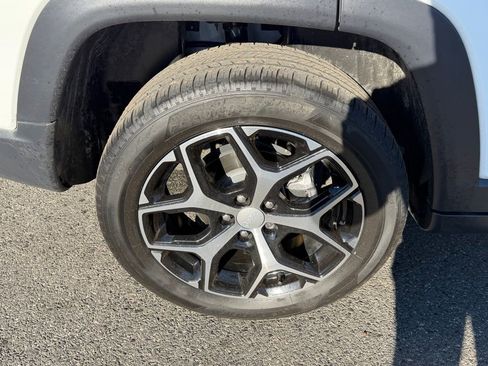 Certified 2024 Jeep Compass Limited image 14