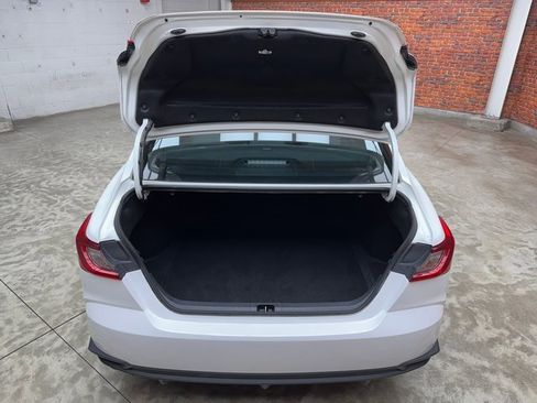 Used 2025 Toyota Camry SE image 26