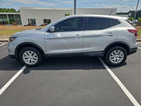 Used 2020 Nissan Rogue Sport S FWD image 2