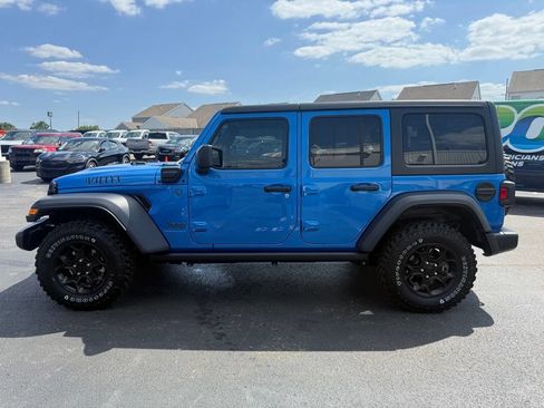 Used 2023 Jeep Wrangler Unlimited w/ Cold Weather Group AWD/4WD image 7