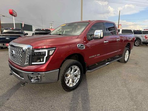 Used 2016 Nissan Titan SL RWD image 3