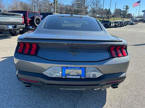 Used 2025 Ford Mustang Premium RWD image 4