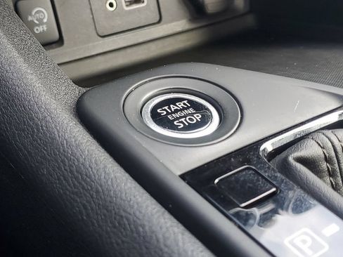 Used 2025 Nissan Sentra S FWD image 32