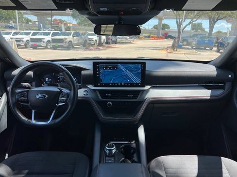 Used 2025 Ford Explorer ST-Line w/ ST-Line Street Pack AWD/4WD image 14