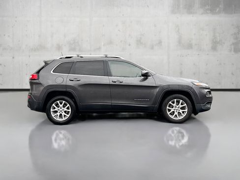 Used 2016 Jeep Cherokee Latitude image 8