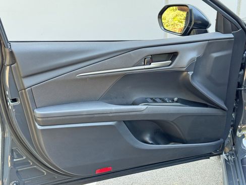 Used 2025 Toyota Camry SE FWD image 37