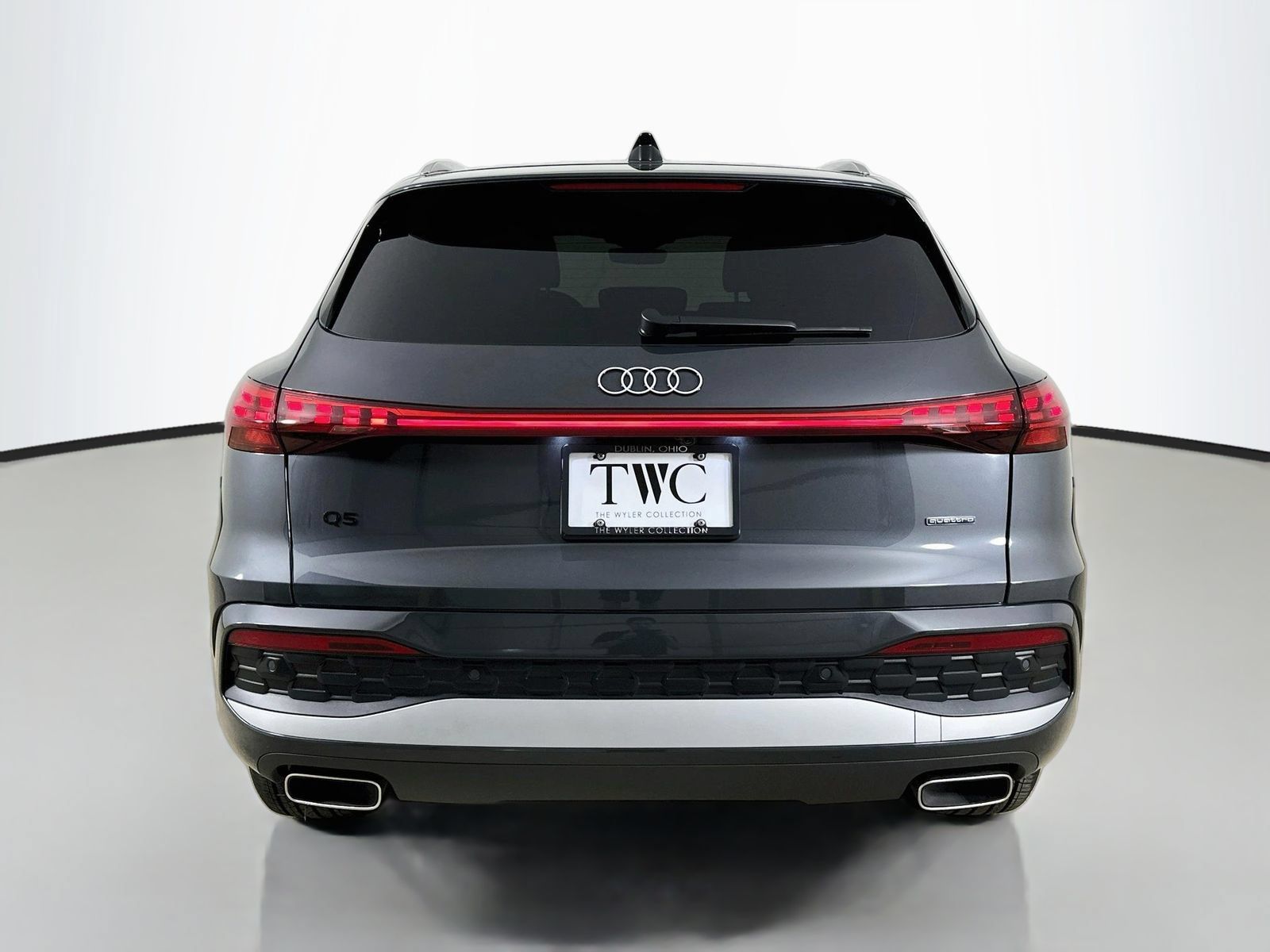 Used 2025 Audi Q5 Premium w/ Convenience Package AWD/4WD image 6