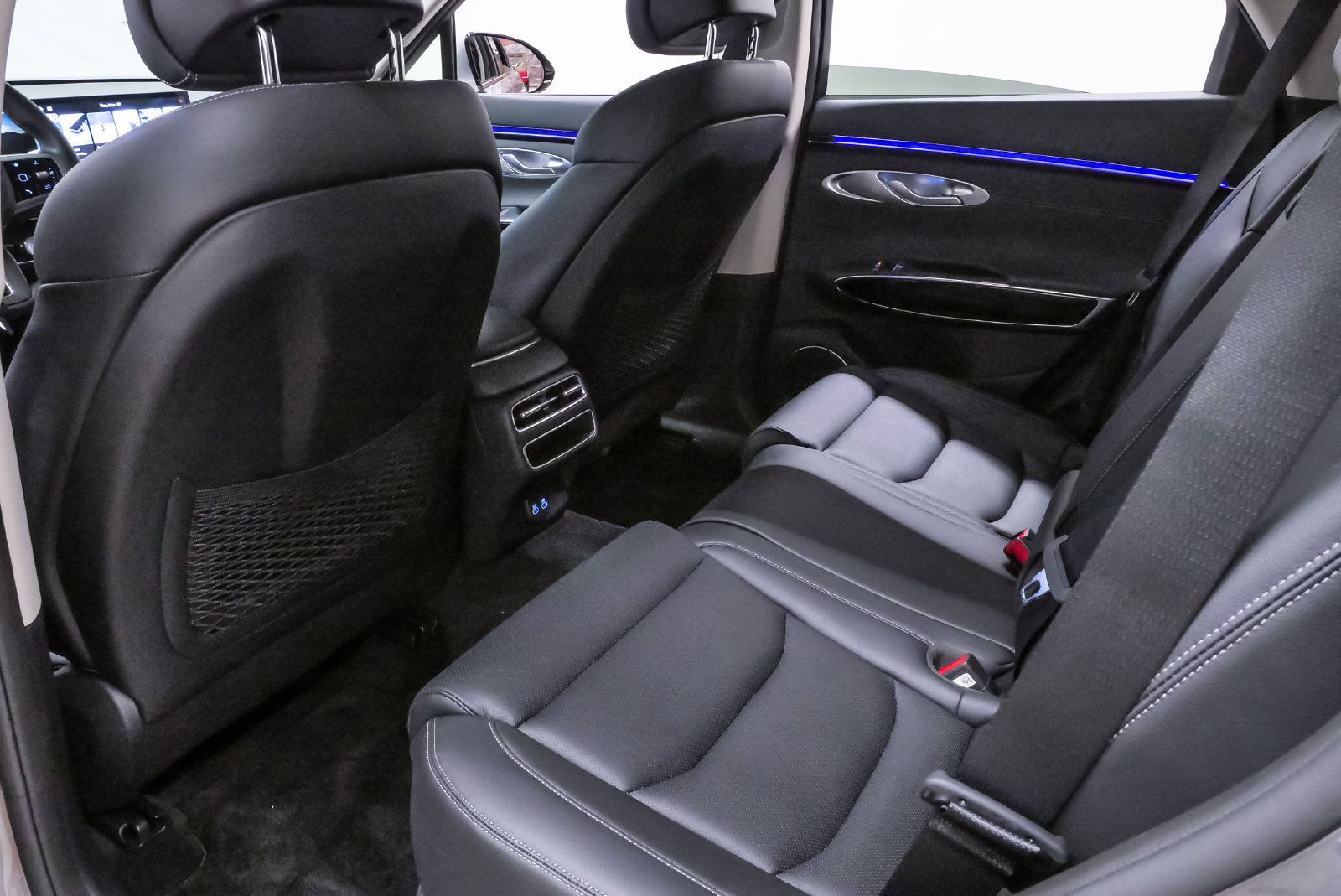 Certified 2026 Genesis GV70 2.5T AWD/4WD image 10