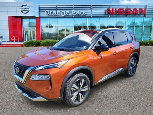 Used 2021 Nissan Rogue Platinum image 4