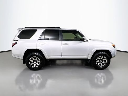 Used 2019 Toyota 4Runner TRD Off-Road Premium AWD/4WD image 3