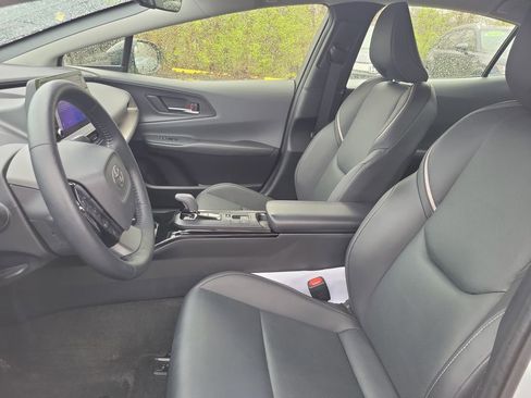 Used 2024 Toyota Prius XLE AWD/4WD image 7
