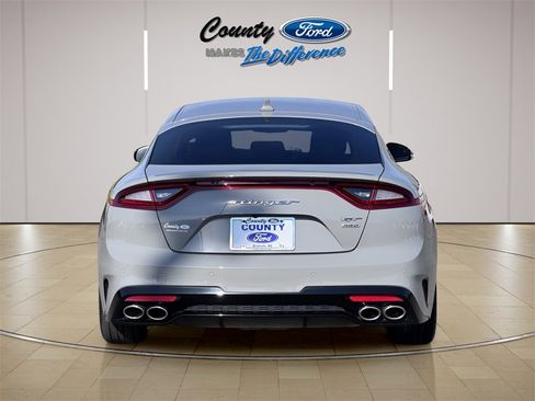 Used 2021 Kia Stinger GT image 11