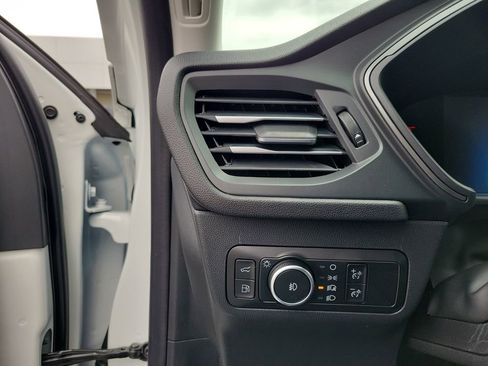 New 2026 Ford Escape SE image 21