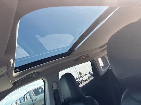 Used 2017 Jeep Compass Limited w/ Navigation Group AWD/4WD image 22