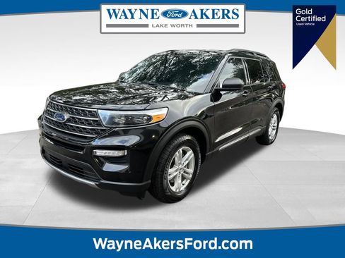 Certified 2022 Ford Explorer XLT w/ Equipment Group 202A RWD image 1