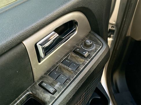 Used 2017 Ford Expedition Limited image 21