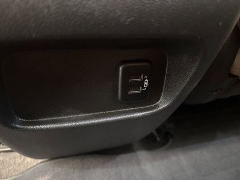 Used 2017 Cadillac XT5 Platinum w/ Driver Assist Package image 20