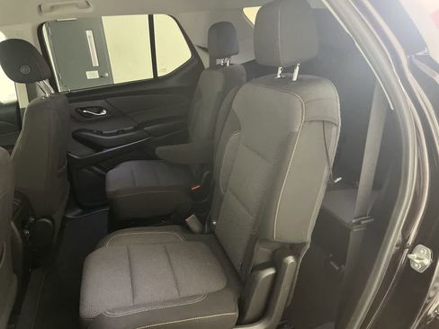 Used 2020 Chevrolet Traverse LT image 28
