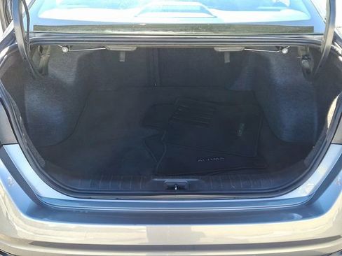 Used 2024 Nissan Altima 2.5 SV image 27