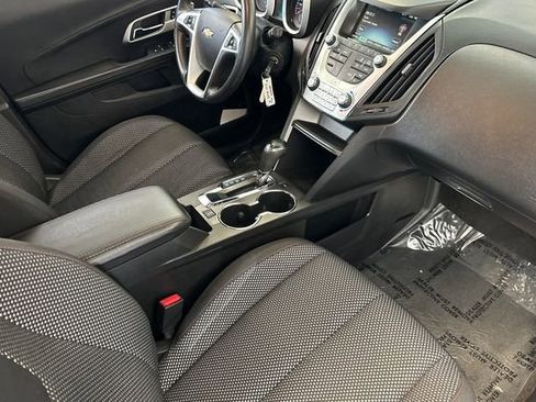 Used 2017 Chevrolet Equinox LT w/ Convenience Package FWD image 18