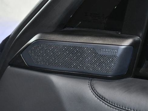 Used 2024 Land Rover Range Rover Autobiography image 20