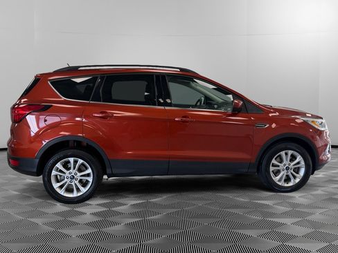 Used 2019 Ford Escape SEL image 9