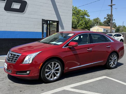 Used 2013 Cadillac XTS FWD image 2
