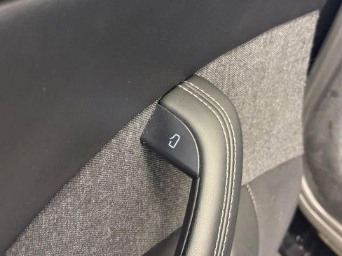 Used 2021 Tesla Model S Plaid image 10