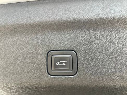 Certified 2023 Chevrolet Suburban Premier image 22