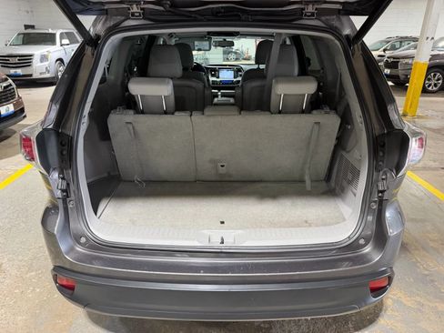 Used 2016 Toyota Highlander XLE AWD/4WD image 8