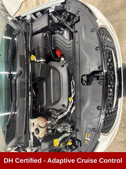 Used 2023 Chrysler Pacifica Touring-L FWD image 26