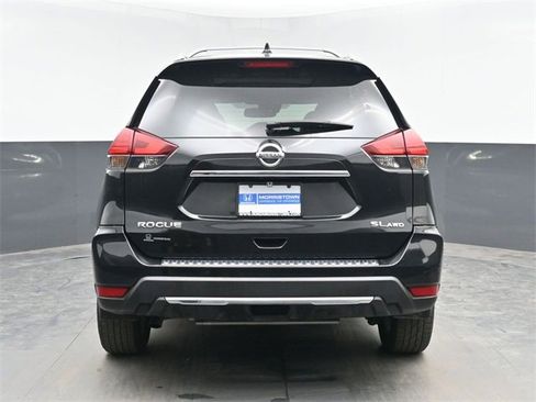 Used 2017 Nissan Rogue SL w/ SL Premium Package image 9