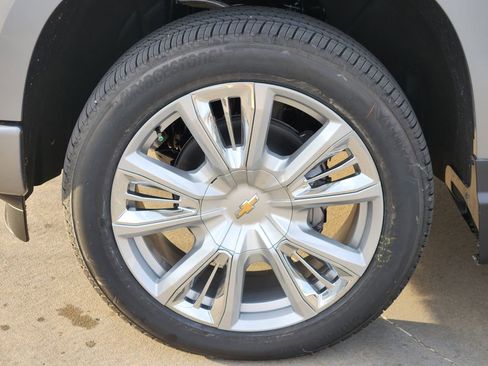 New 2026 Chevrolet Silverado 1500 High Country image 8