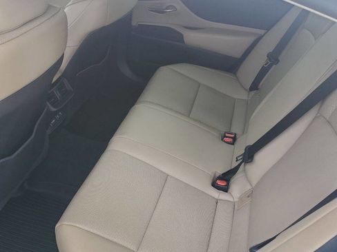 Used 2021 Lexus ES 300h w/ Premium Package image 24