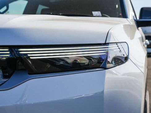 New 2026 Jeep Grand Wagoneer 4WD image 8