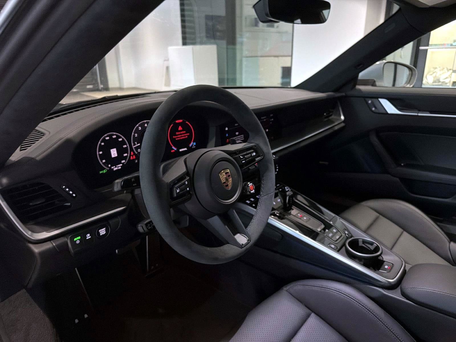 Used 2026 Porsche 911 Carrera GTS RWD image 4