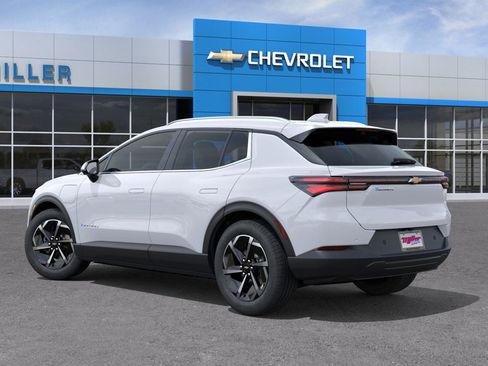 New 2026 Chevrolet Equinox EV LT image 38