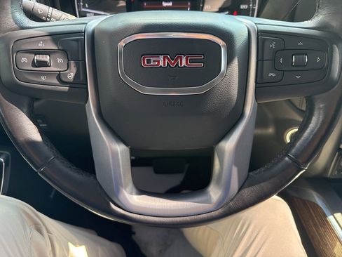 Used 2021 GMC Sierra 1500 Elevation w/ Preferred Package image 17