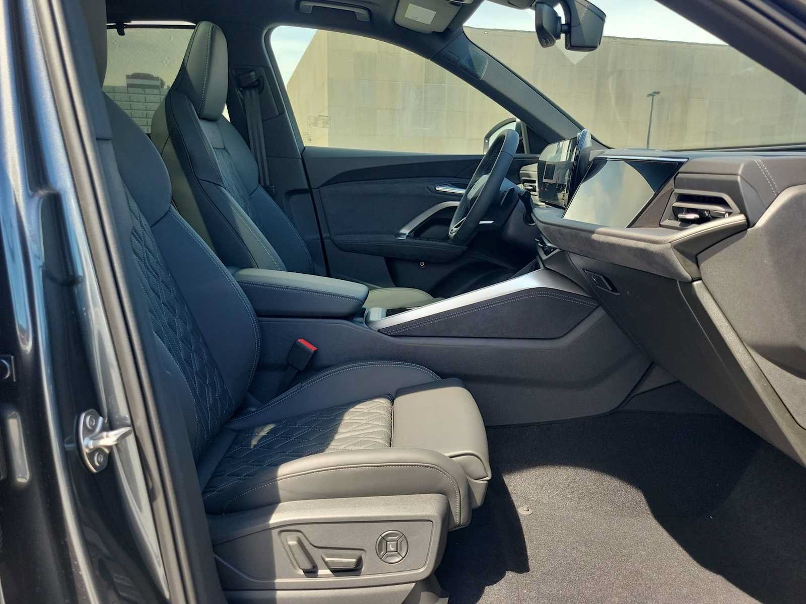 New 2026 Audi SQ5 Premium Plus AWD/4WD image 22